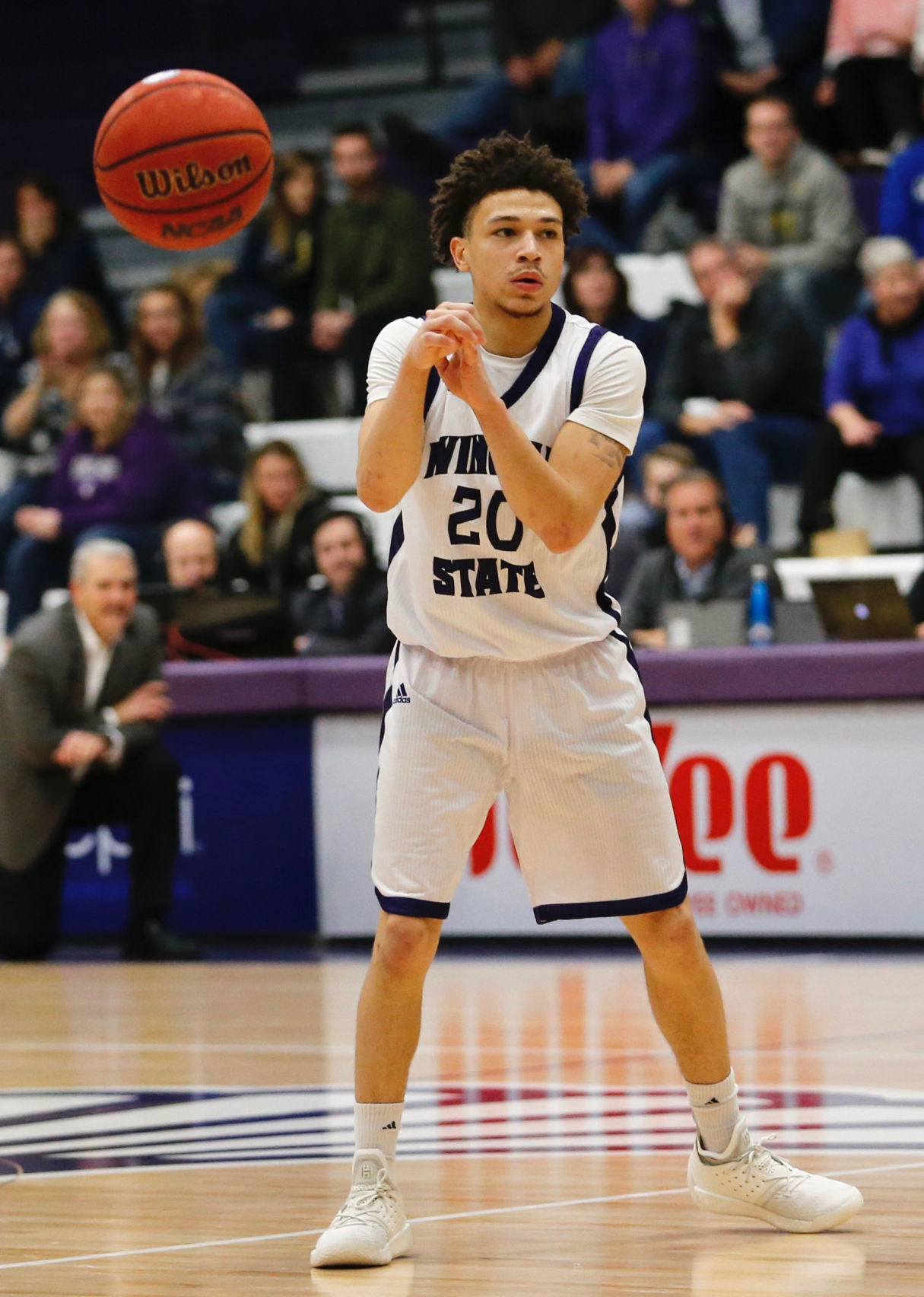 WSU MBB vs Augustana 6